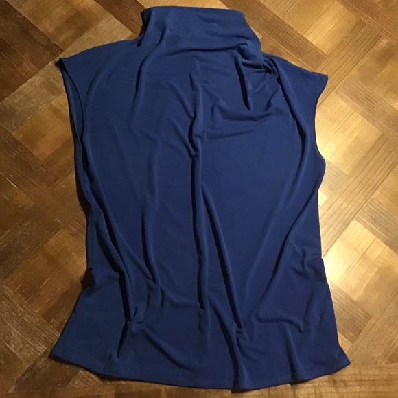 High neck sleeveless tops - Picture 5 of 5